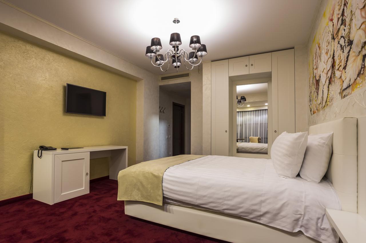 Double Room,587119971:JPEG